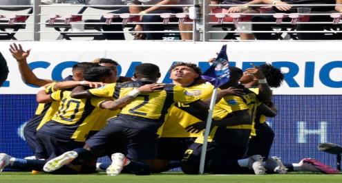 رغم النقص العددي.. سارمينتو يضع الإكوادور في المقدمة أمام فنزويلا.. فيديو